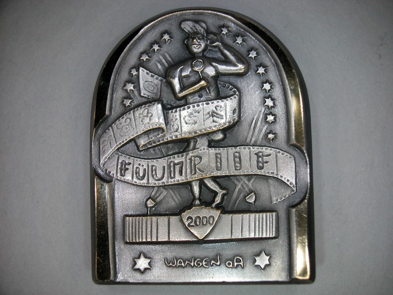 2000.JPG